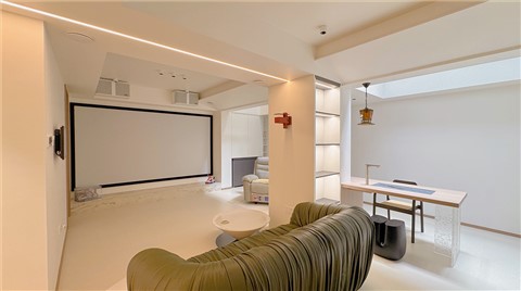 地下室唱K卧室追剧太会玩